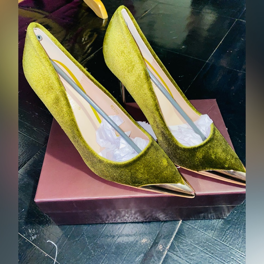 Heels 👠 - Picture 3 of 3